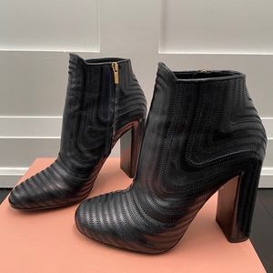 Ferragamo Feeling Topstitched Leather Bootie